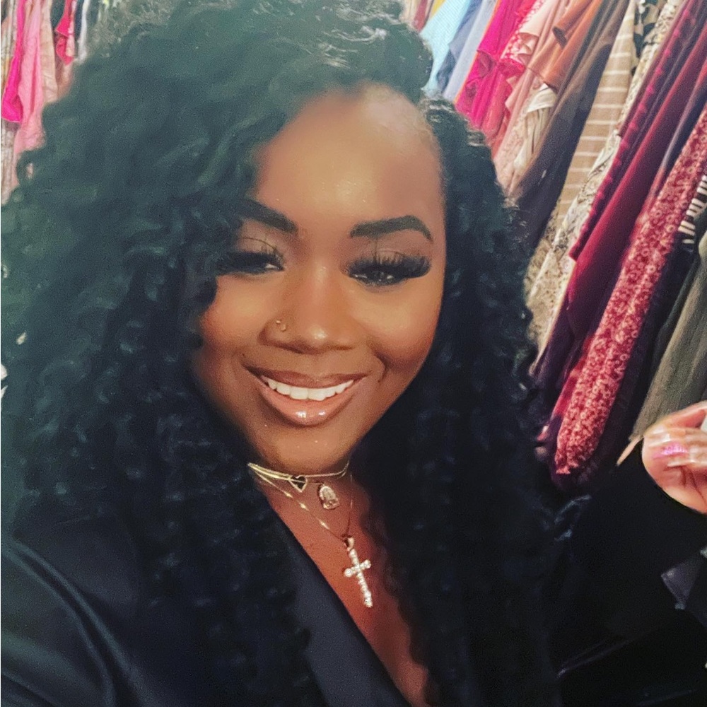 Meet your Posher, Nikki